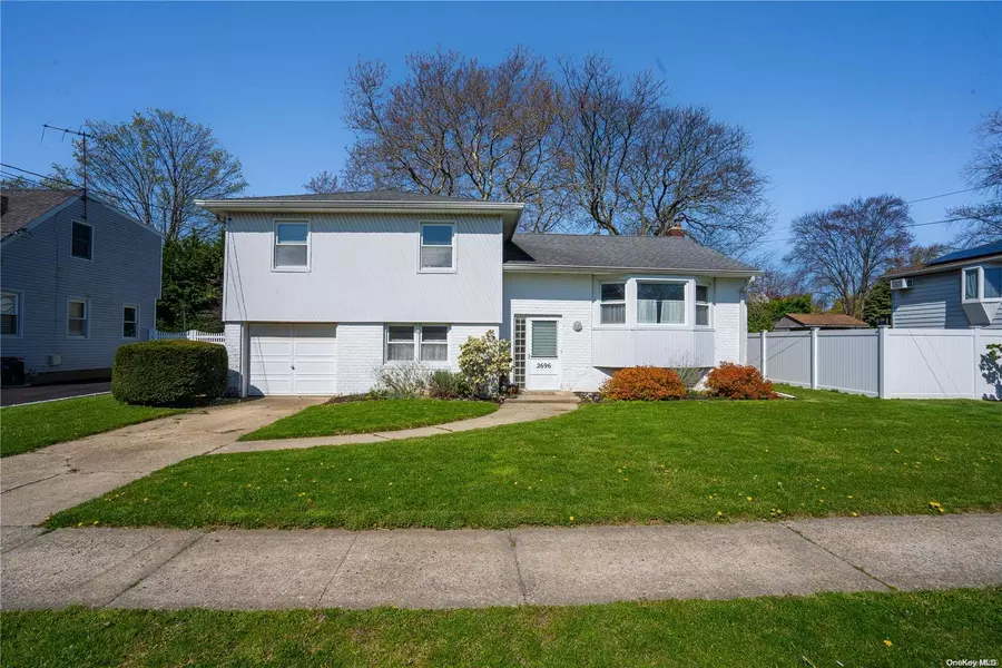 2696 Evans RD, Oceanside, NY 11572