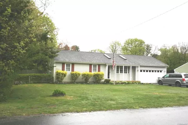 50 Columbus AVE, Brentwood, NY 11717