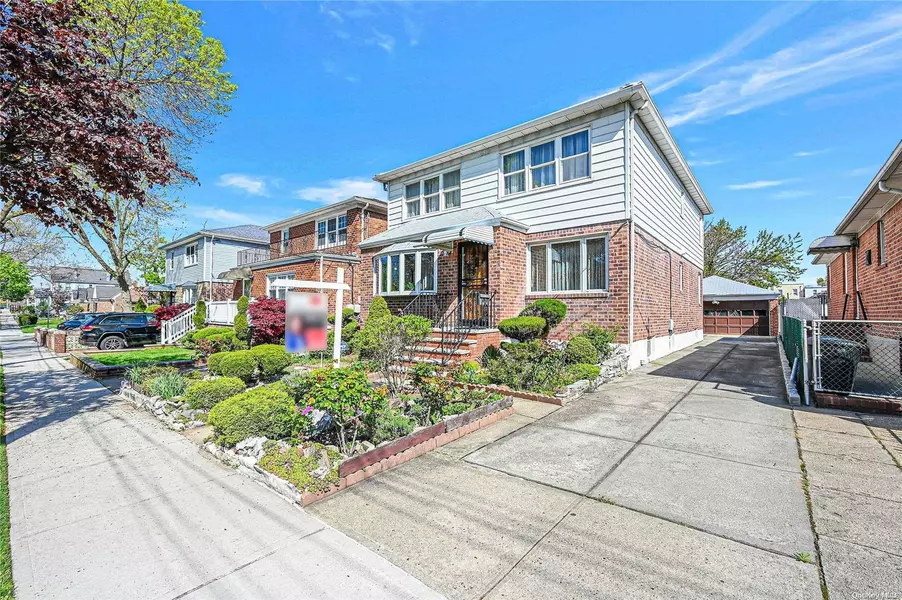 95-11 149th AVE, Ozone Park, NY 11417