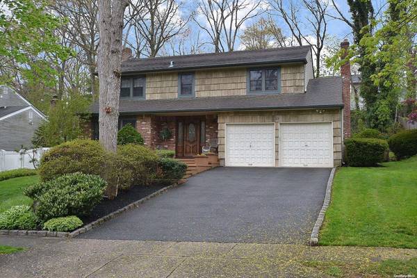 23 Harding ST, Smithtown, NY 11787