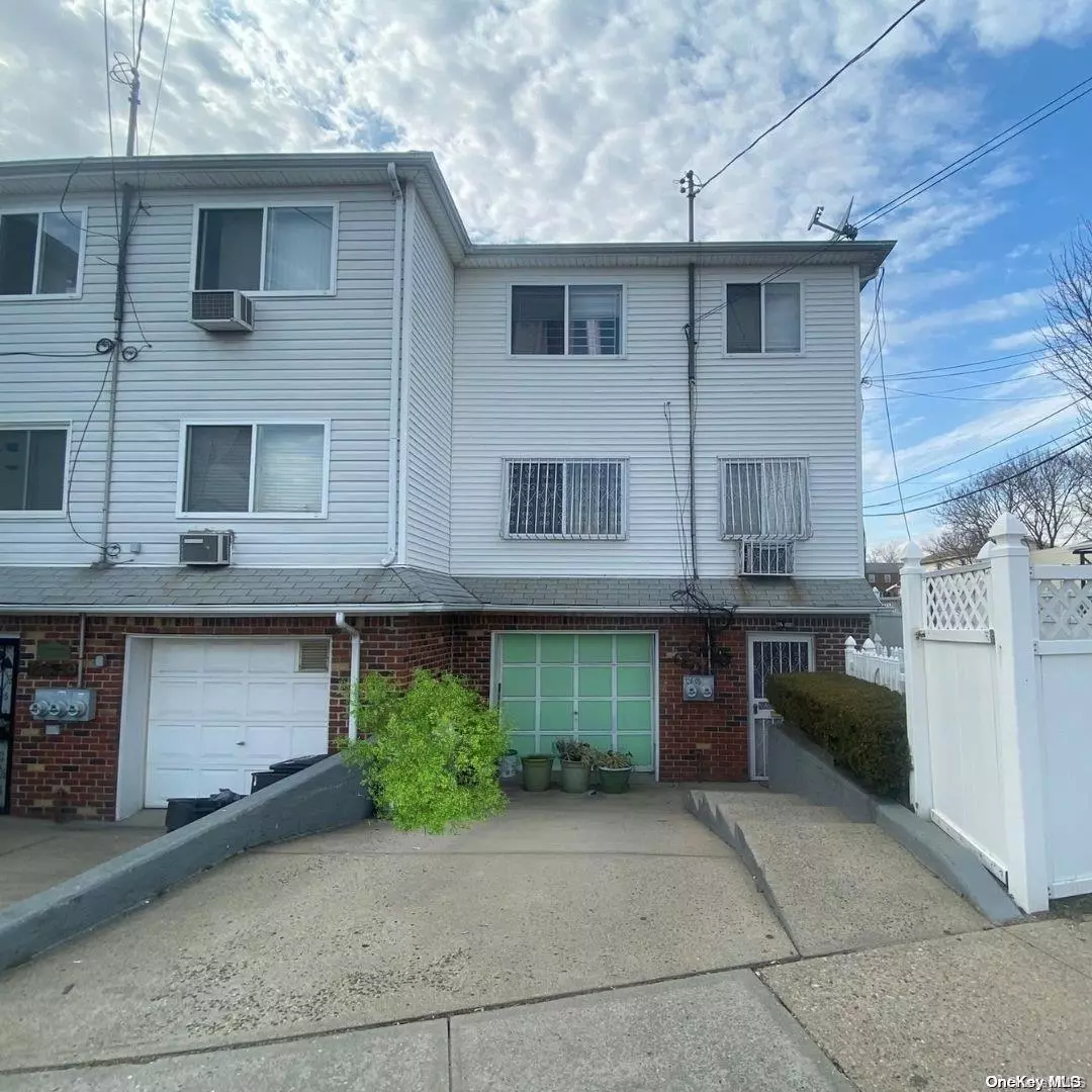 Springfield Gardens, NY 11413,126-06 Farmers BLVD