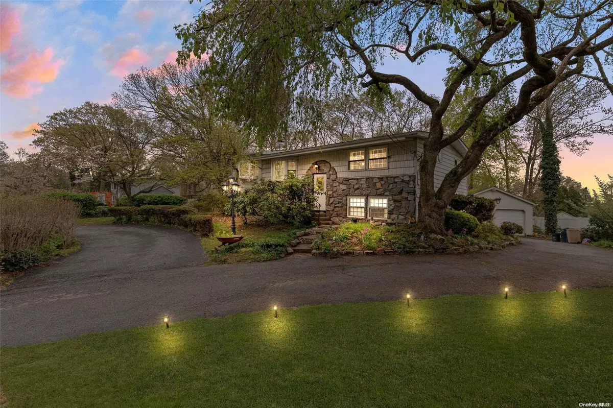 East Setauket, NY 11733,34 Cabin LN