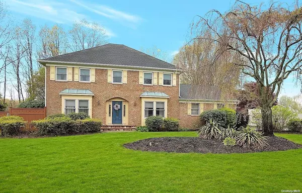 Commack, NY 11725,4 Normandy CT