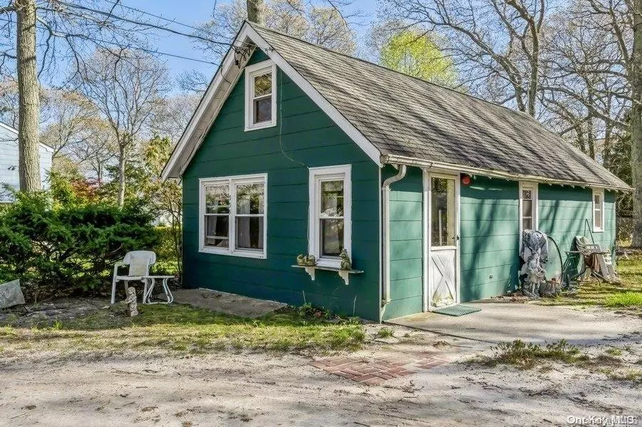 335 Oak ST, Mattituck, NY 11952