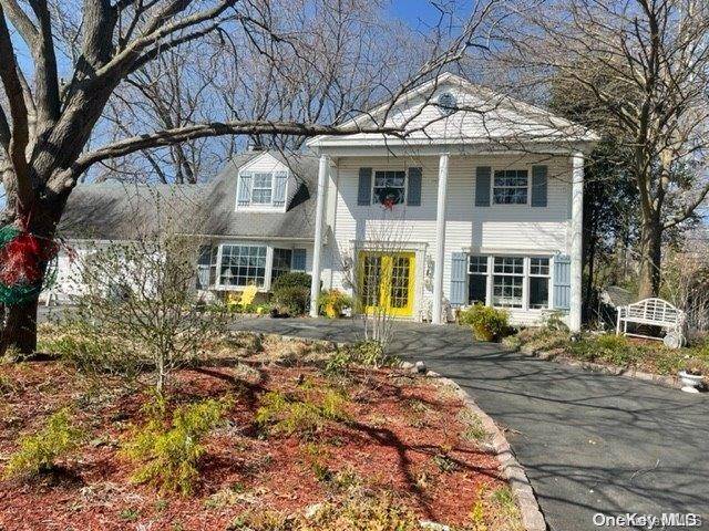 14 Daell LN, Centereach, NY 11720