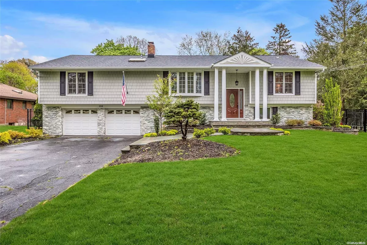 South Huntington, NY 11746,288 Evergreen AVE