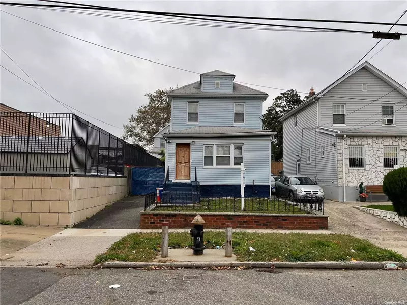 133-28 223 Street ST, Laurelton, NY 11413