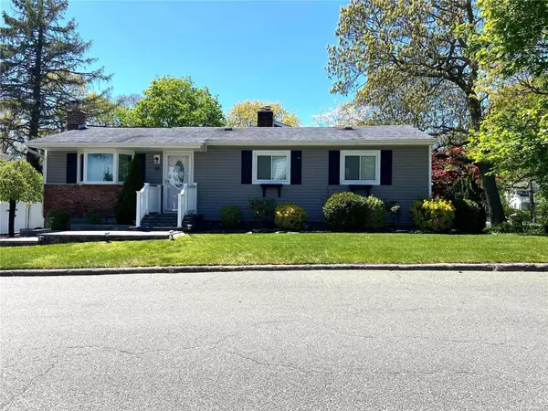 Lake Grove, NY 11755,30 Chester ST