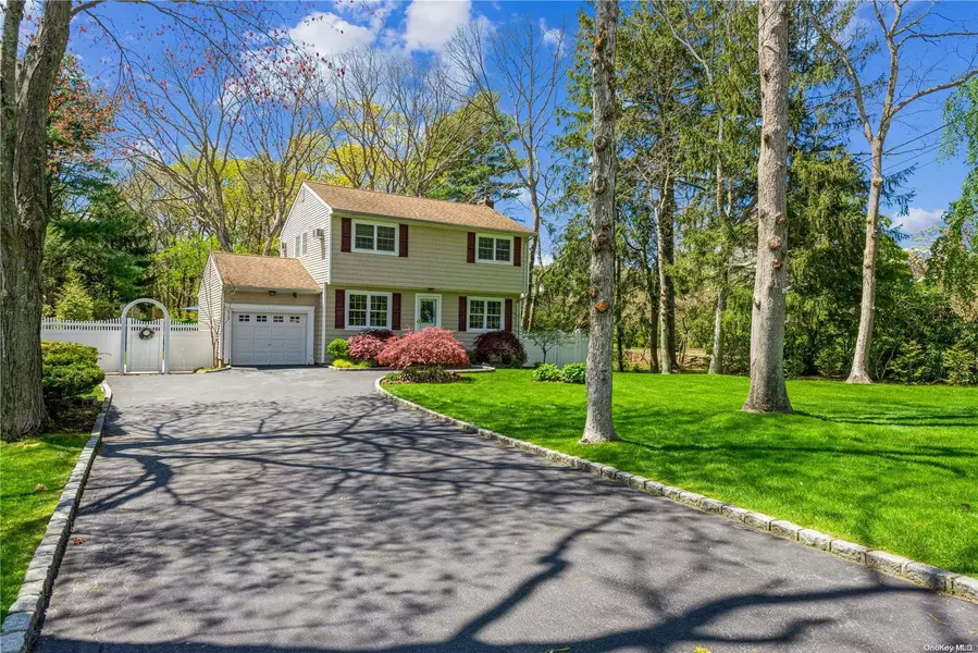 114 Midwood AVE, Nesconset, NY 11767