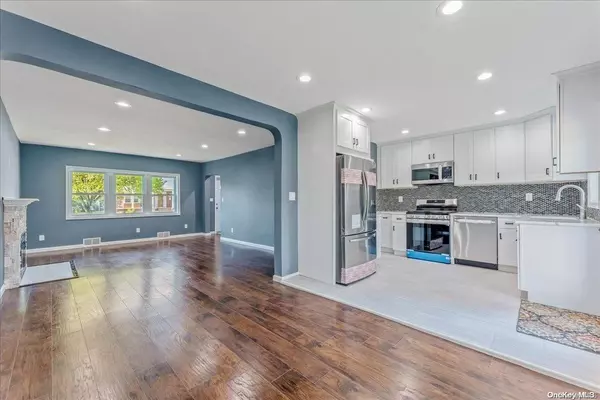 26 Melvin AVE, West Hempstead, NY 11552