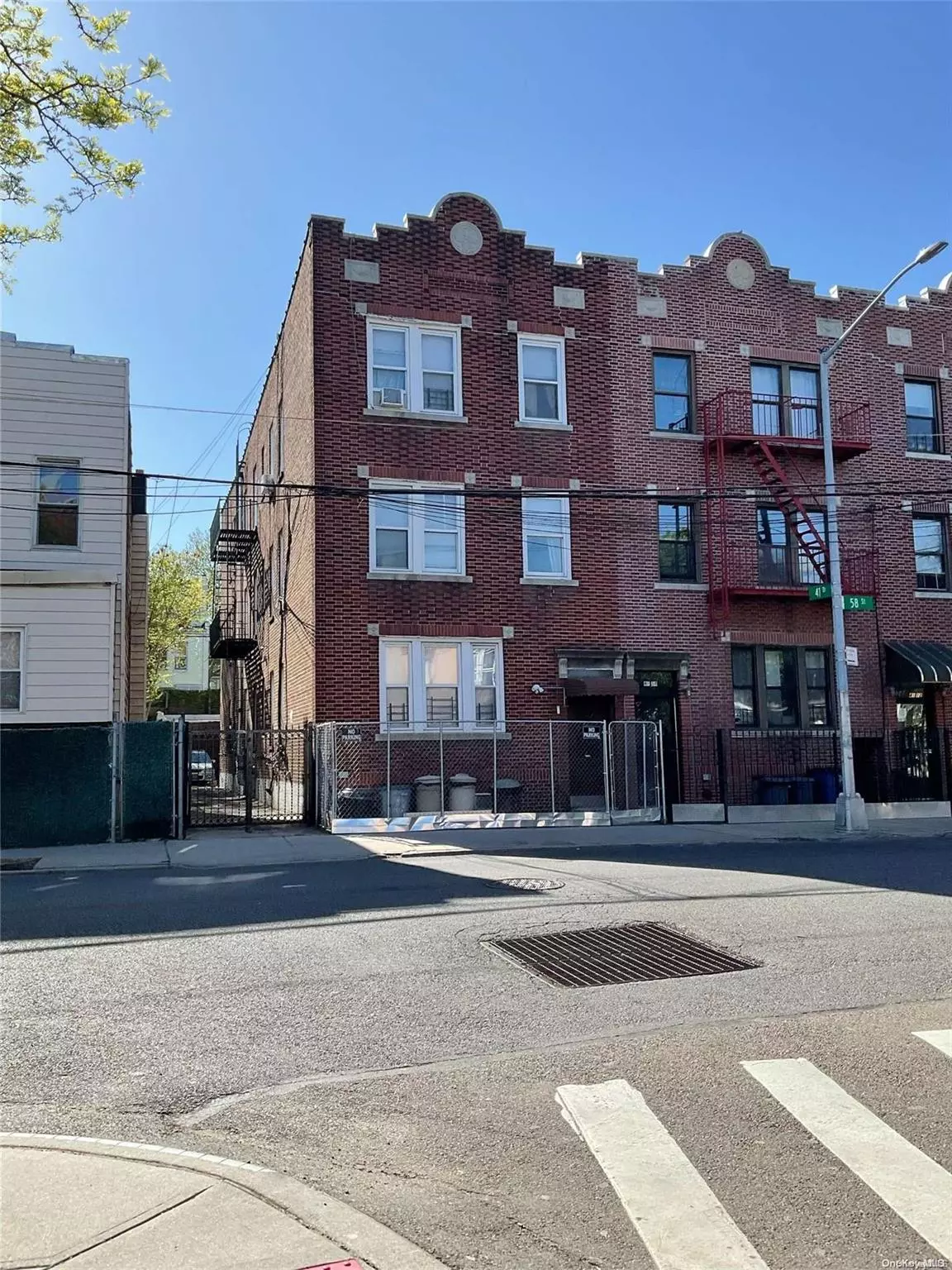 Woodside, NY 11377,41-16 58th ST