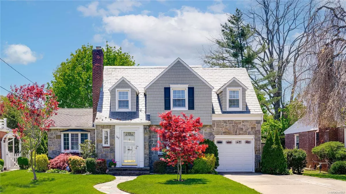 Malverne, NY 11565,242 Morris AVE