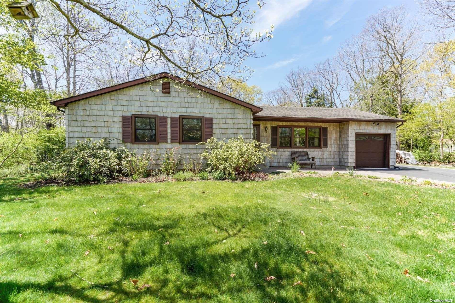 216 Helme AVE, Miller Place, NY 11764