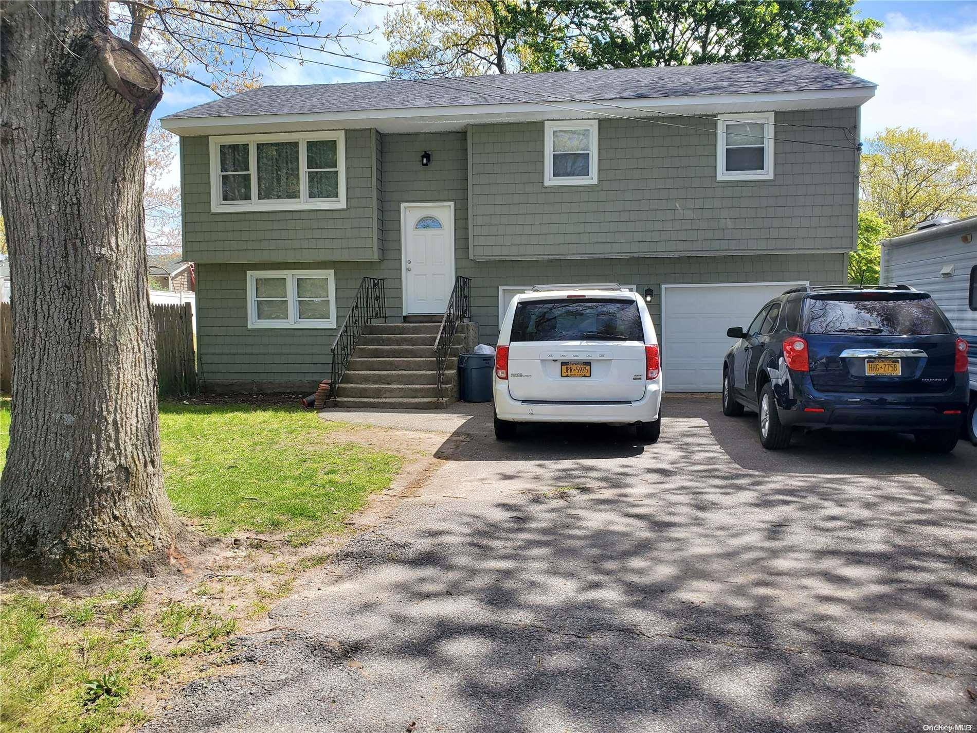 41 Dressel DR, Mastic, NY 11950