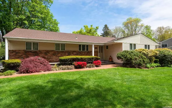 43 Aster ST, Greenlawn, NY 11740