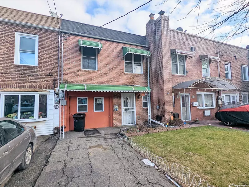 102-43 188th ST, Hollis, NY 11423