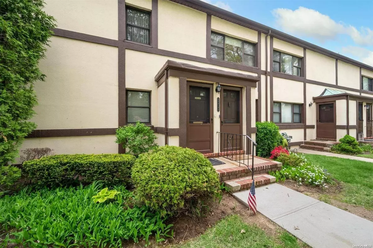 Garden City, NY 11530,288 Cherry Valley AVE #2A