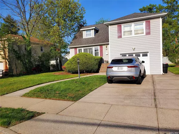 34 Margaret DR, Roosevelt, NY 11575