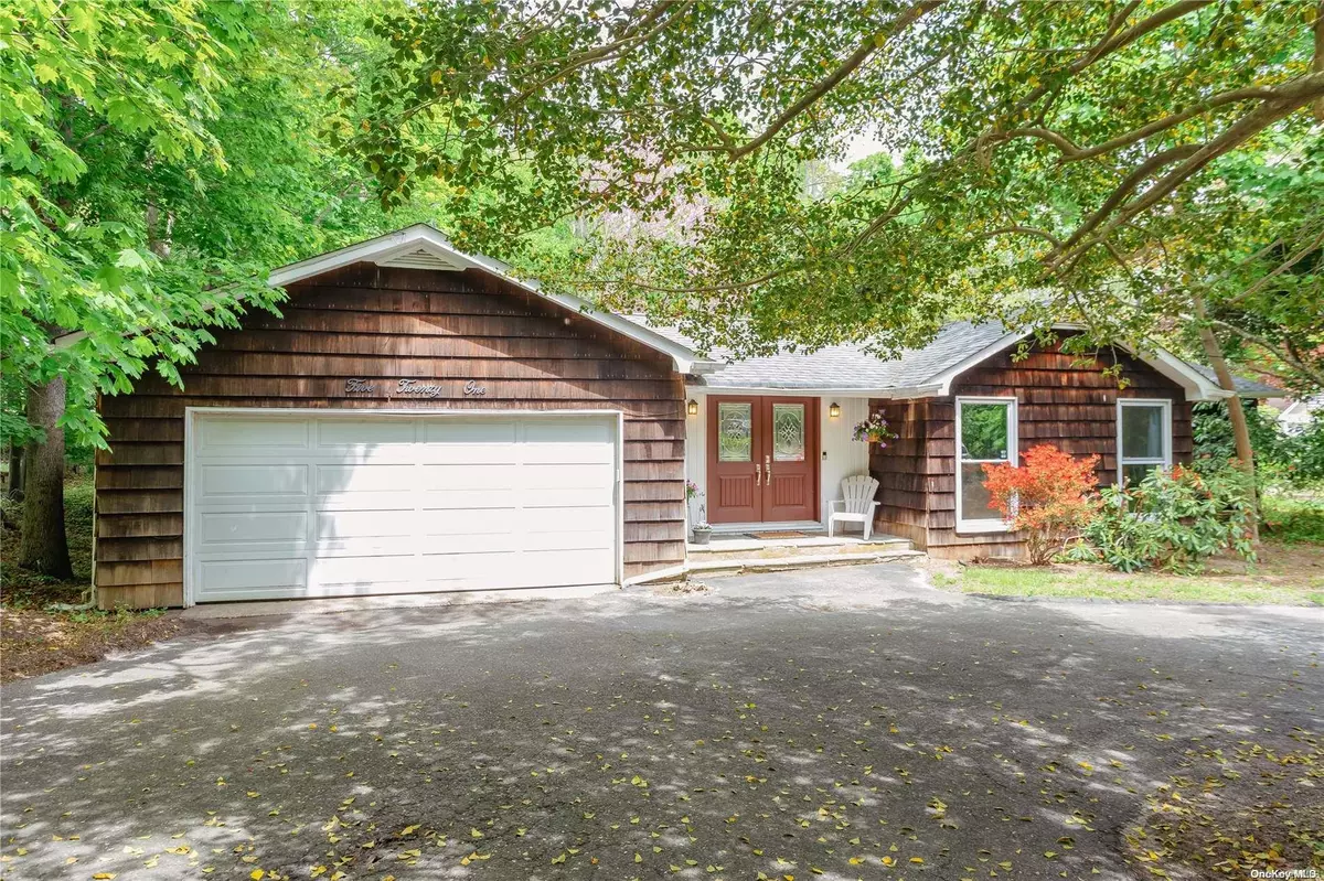 Port Jefferson, NY 11777,521 E Broadway