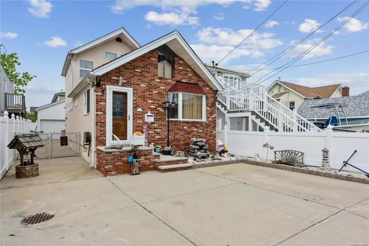 East Rockaway, NY 11518,4 Fulton ST