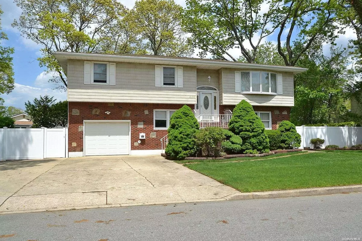 West Islip, NY 11795,355 Garden ST