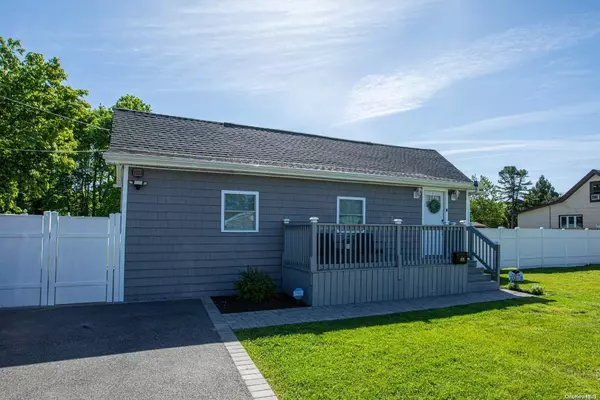 85 Commack RD, Islip, NY 11751