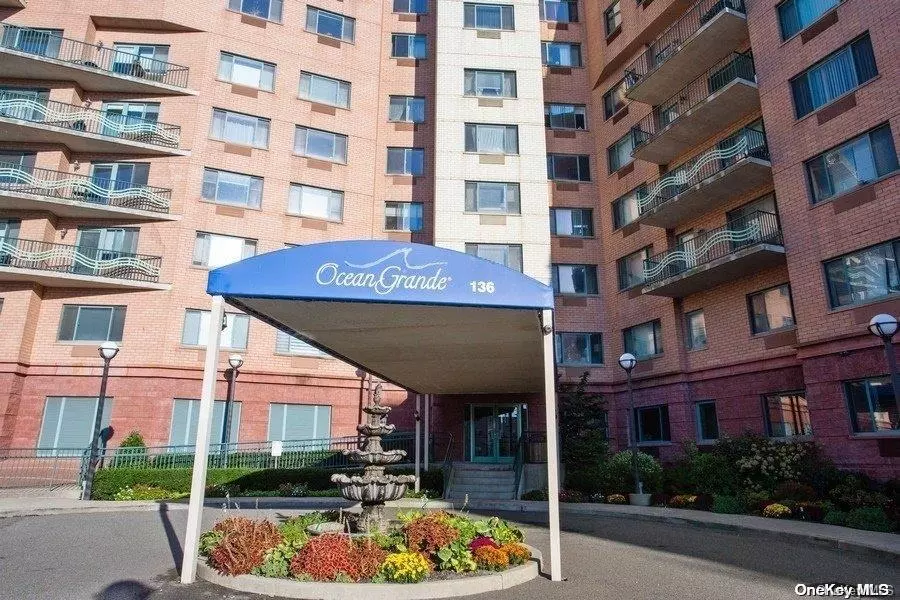 Rockaway Park, NY 11694,136 Beach 117th ST #5G