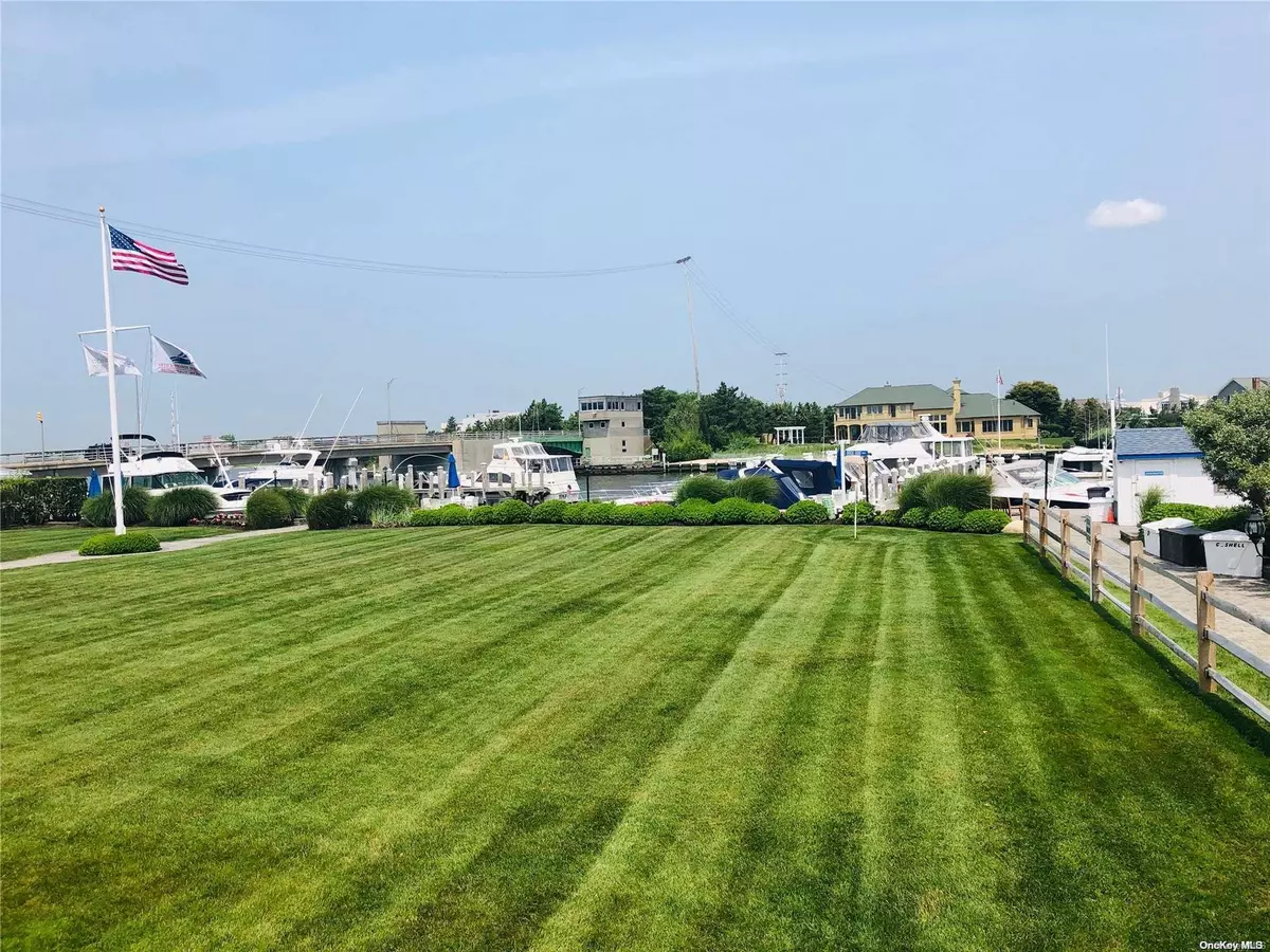 Westhampton Beach, NY 11978,231 Dune #921