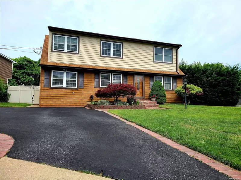 79 Adams ST, East Islip, NY 11730