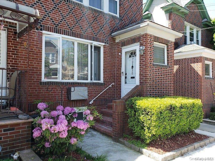 79-30 69th RD, Middle Village, NY 11379