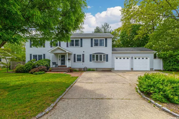 6 Bay 2nd ST, Islip, NY 11751