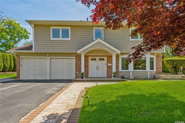 51 N Knolls DR, Manhasset Hills, NY 11040