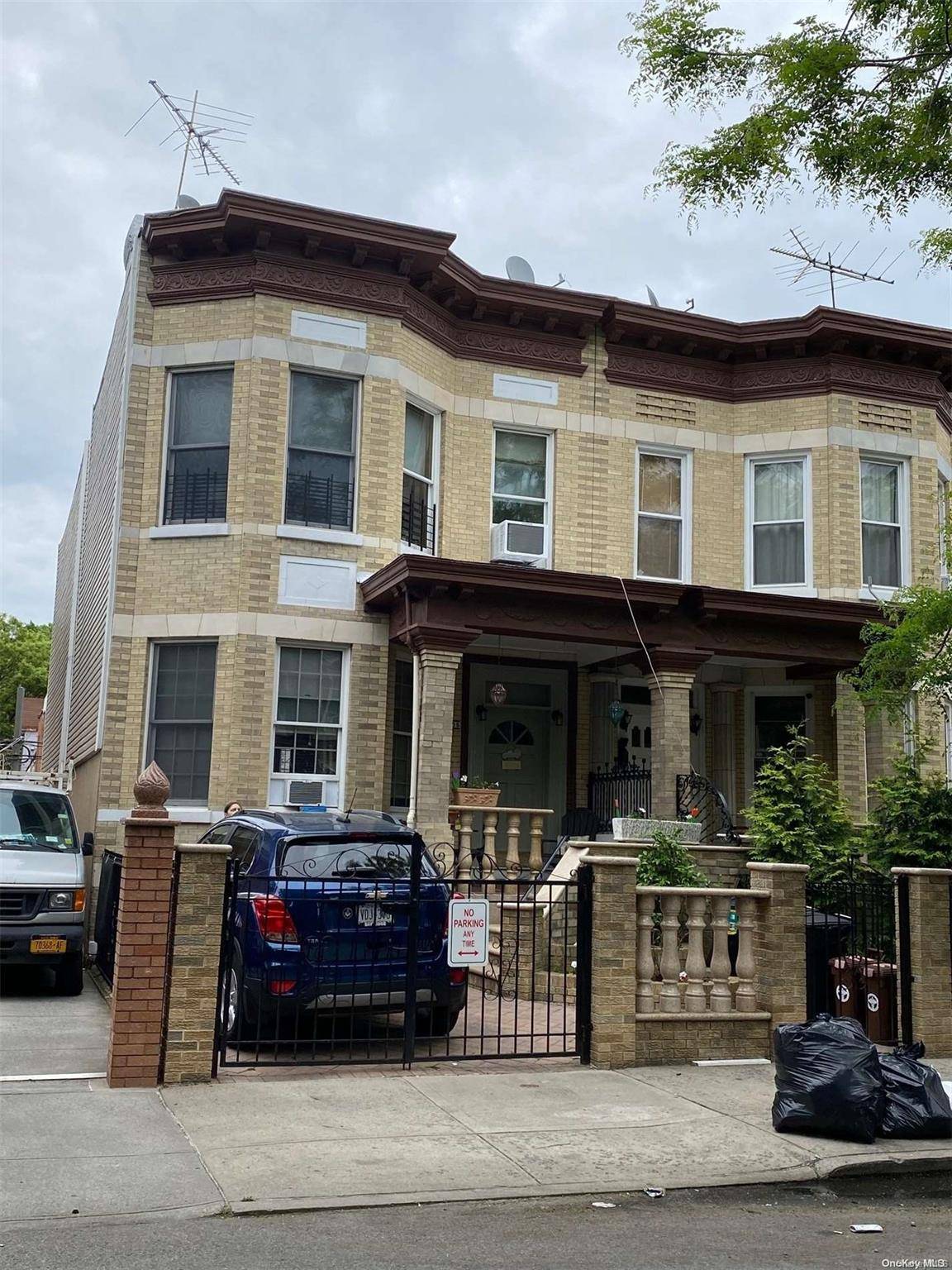 595 E 2nd ST, Brooklyn, NY 11218