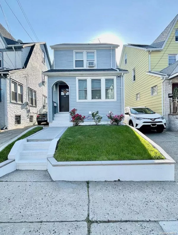 83-60 150 ST, Briarwood, NY 11435