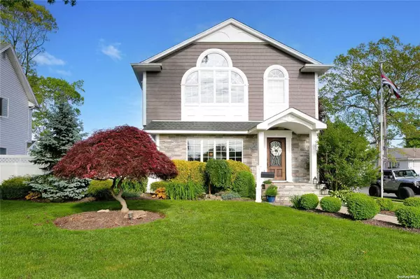 1121 Park BLVD, Massapequa Park, NY 11762