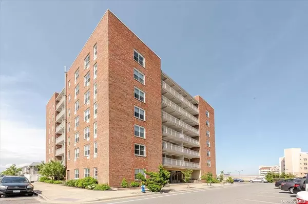 855 E Broadway #5G, Long Beach, NY 11561