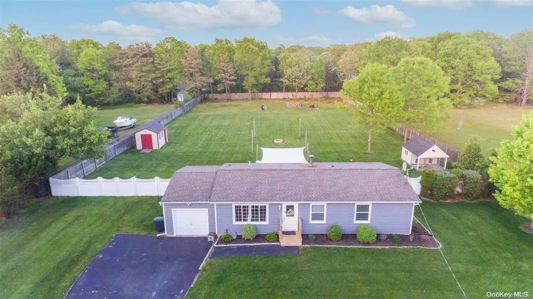 25 Westfield RD, Coram, NY 11727