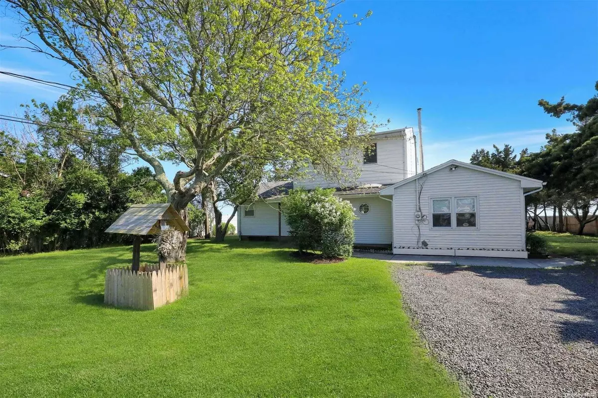 East Patchogue, NY 11772,2 Bay RD