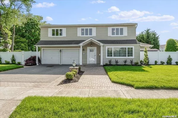 Massapequa Park, NY 11762,27 Mansfield DR