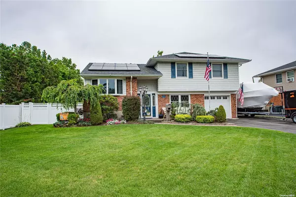 123 Sherry ST, East Islip, NY 11730