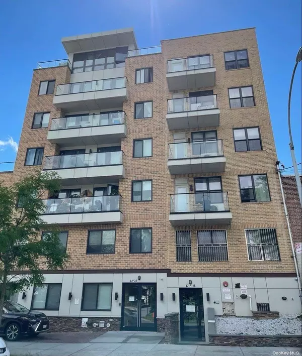 42-26 147th ST #2B,  Flushing,  NY 11355