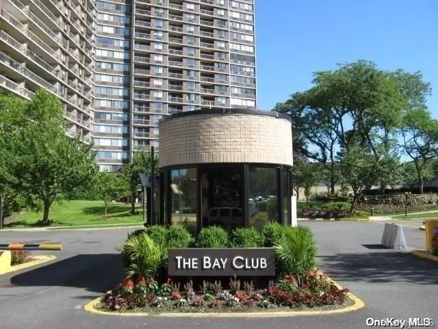 2 Bay Club DR #9H, Bayside, NY 11360