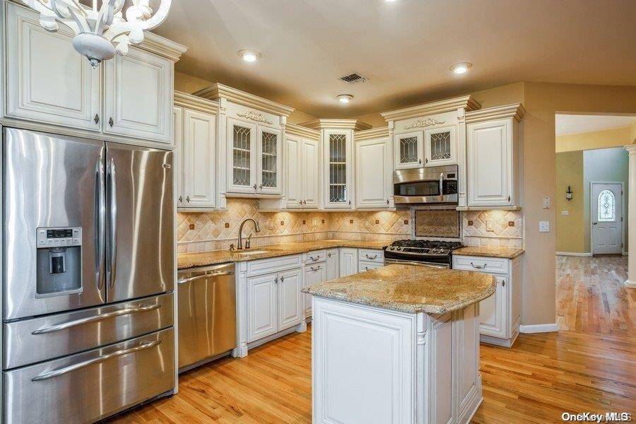 81 Tiffany WAY #81, Nesconset, NY 11767