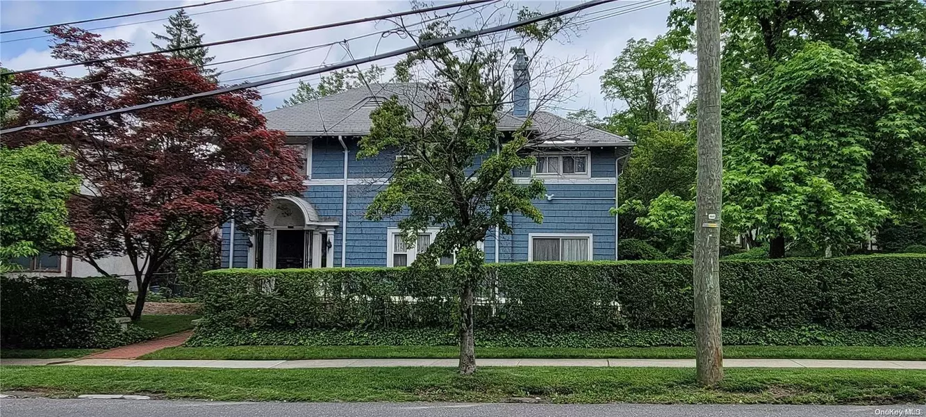 46-49 Douglaston Pkwy, Douglaston, NY 11362