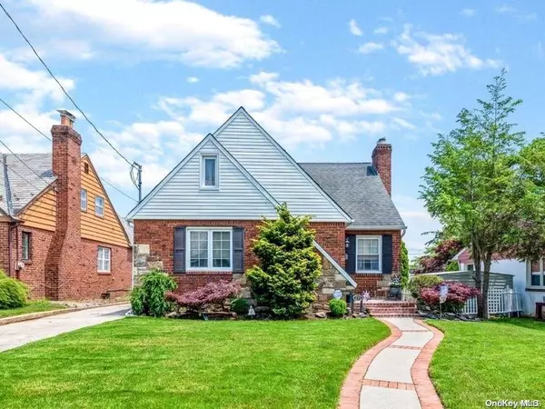 278 Brixton RD, Garden City, NY 11530