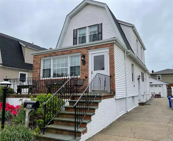 442 E Olive ST, Long Beach, NY 11561