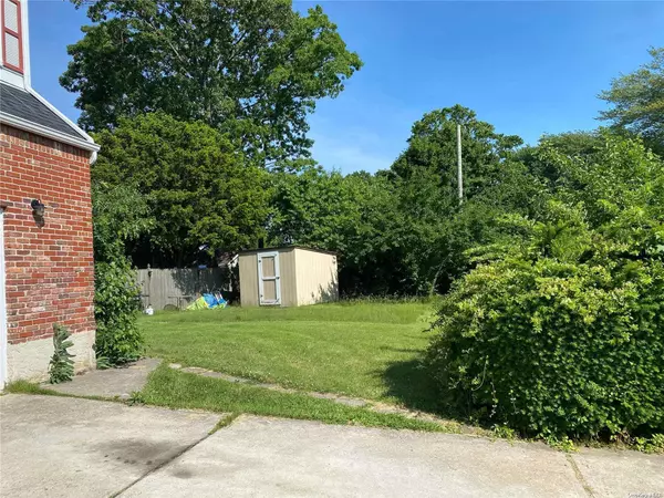 Lindenhurst, NY 11757,Address not disclosed