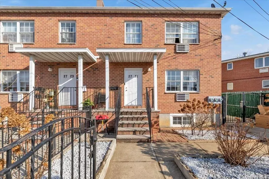 27-31 Kearney ST, East Elmhurst, NY 11369
