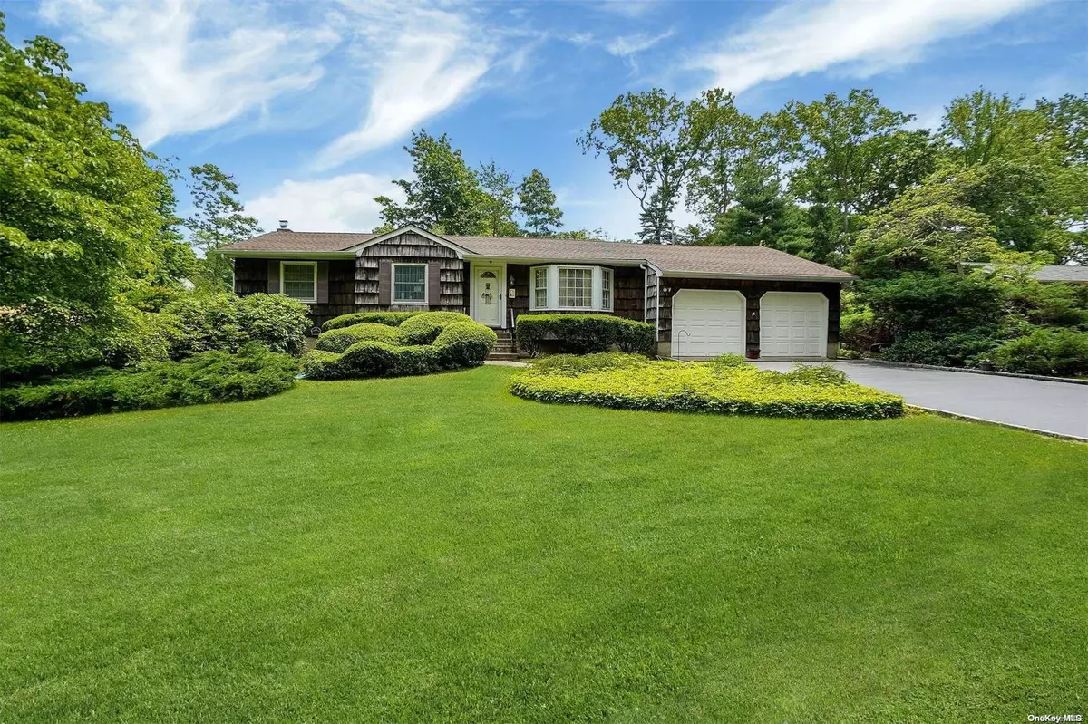 Commack, NY 11725,89 Gannet DR