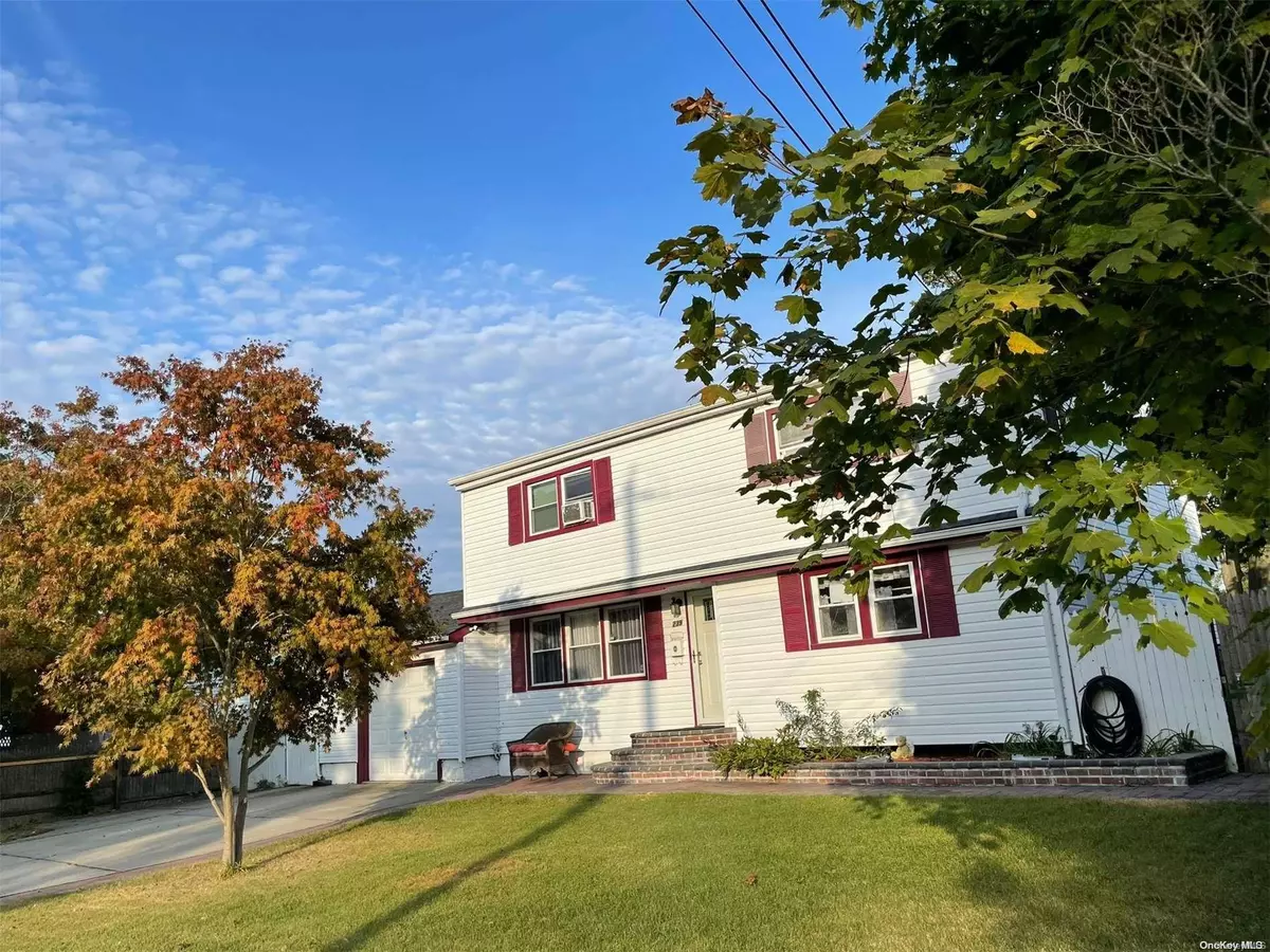 Brentwood, NY 11717,239 Hilltop DR